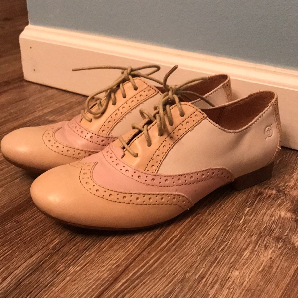 Born leather oxford flats, lightly worn, size 6